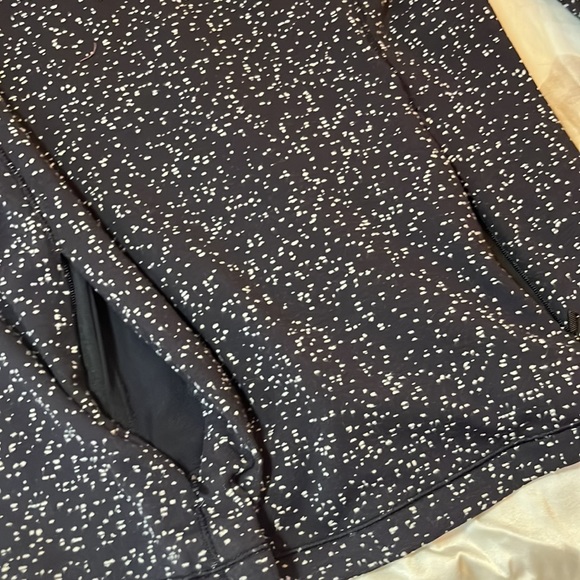 Lululemon running 1/2 zip sweater size 8 - Picture 7 of 7